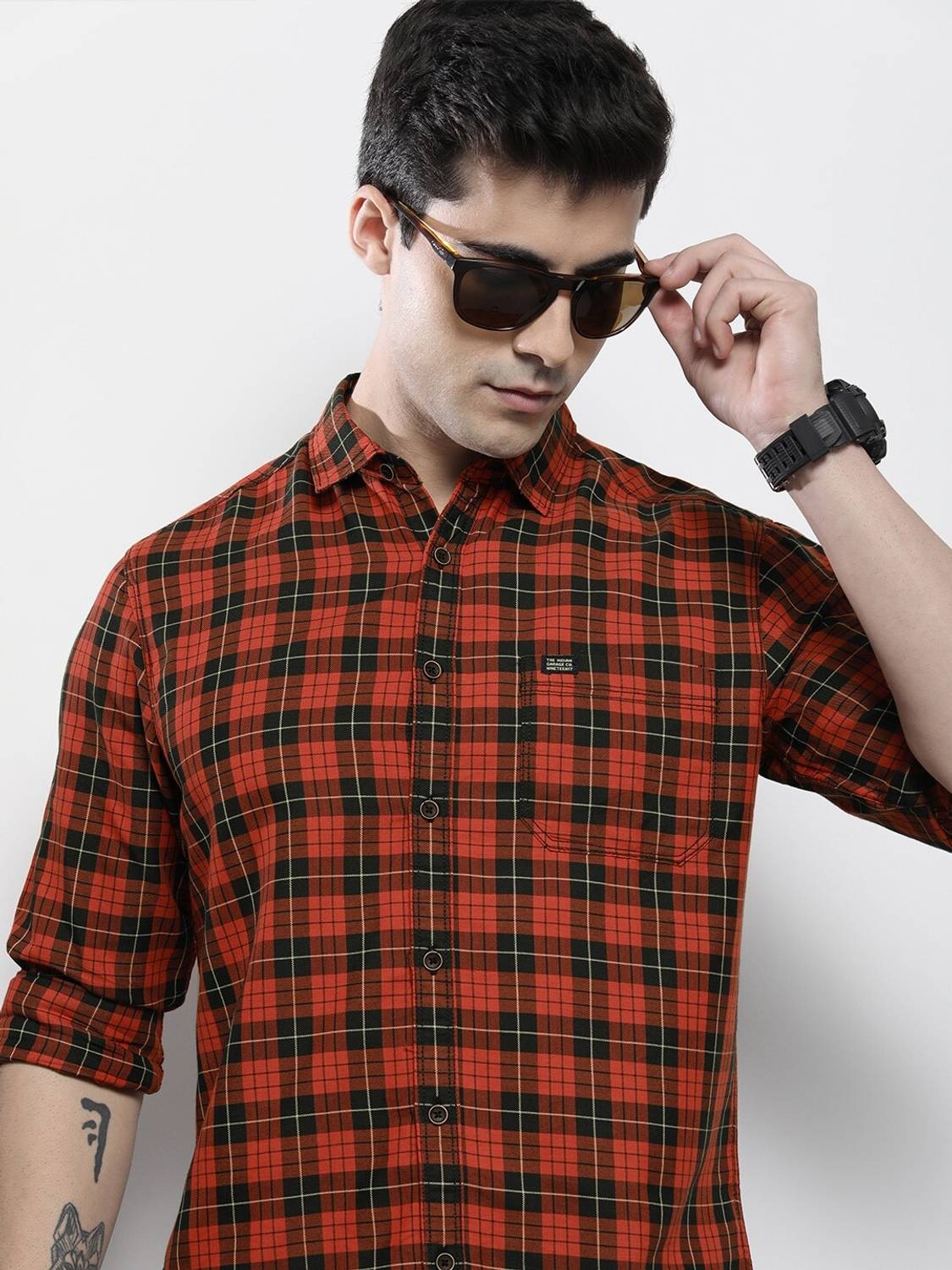 The Indian Garage Co. Men Slim Fit Checkered Spread Collar Casual