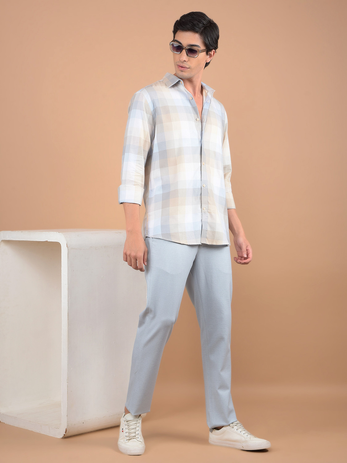 Image of CRIMSOUNE CLUB Men Slim Fit Checkered Spread Collar Casual Shirt