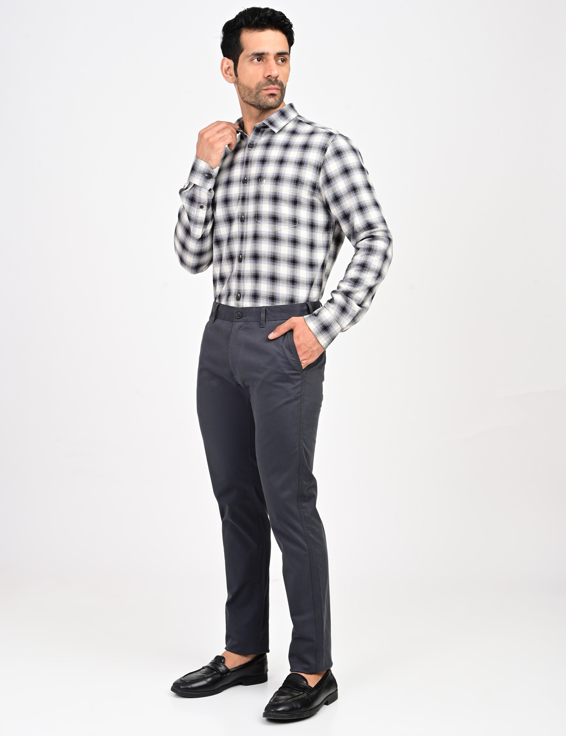 Image of INDIAN TERRAIN Men Slim Fit Checkered Casual Shirt