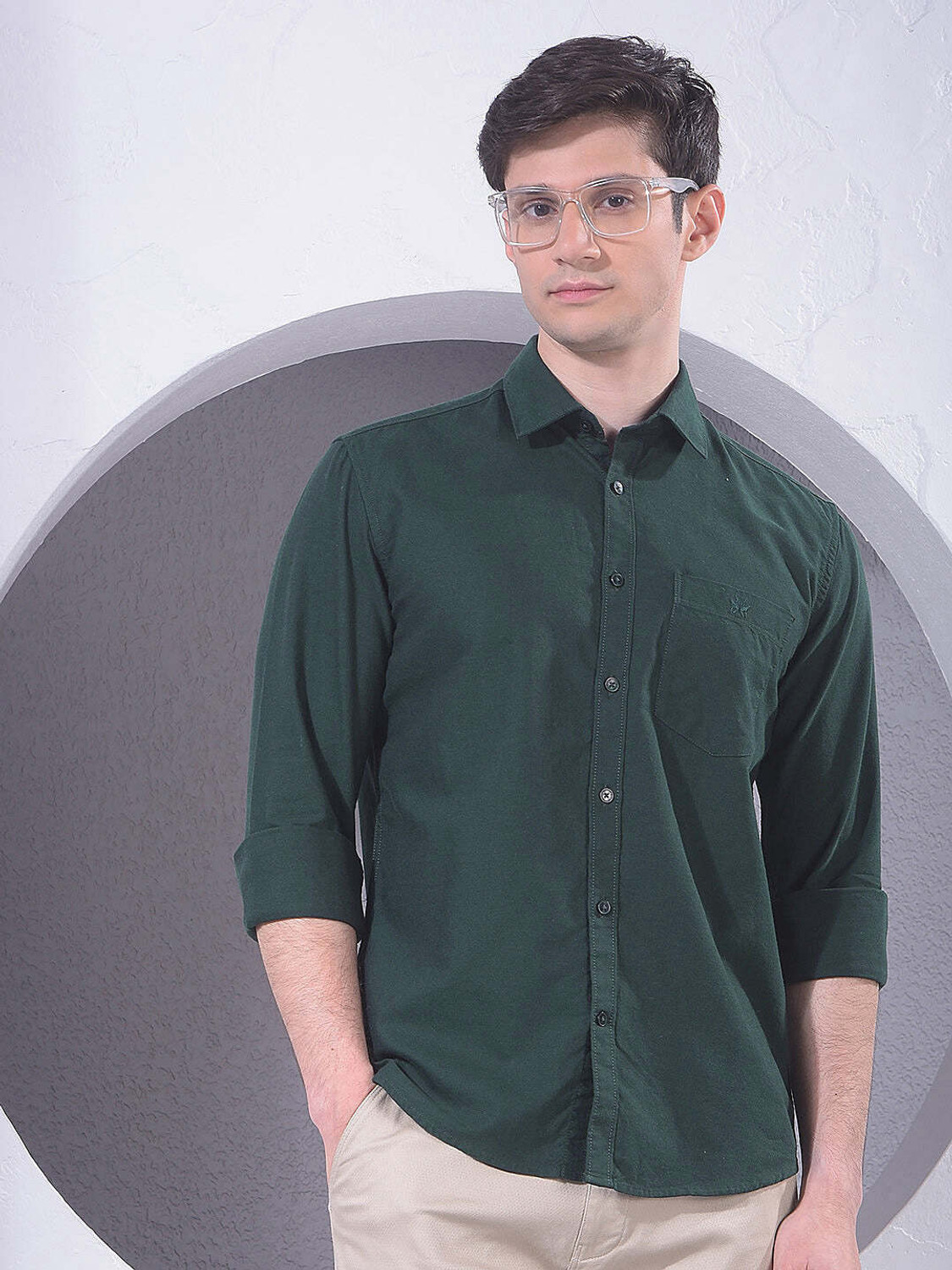 Image of CRIMSOUNE CLUB Men Solid Casual Green Shirt