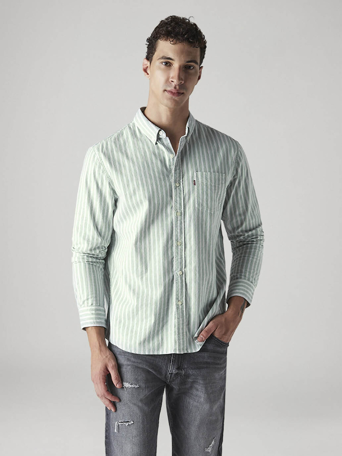 Image of LEVI'S Men Slim Fit Striped Button Down Collar Casual Shirt
