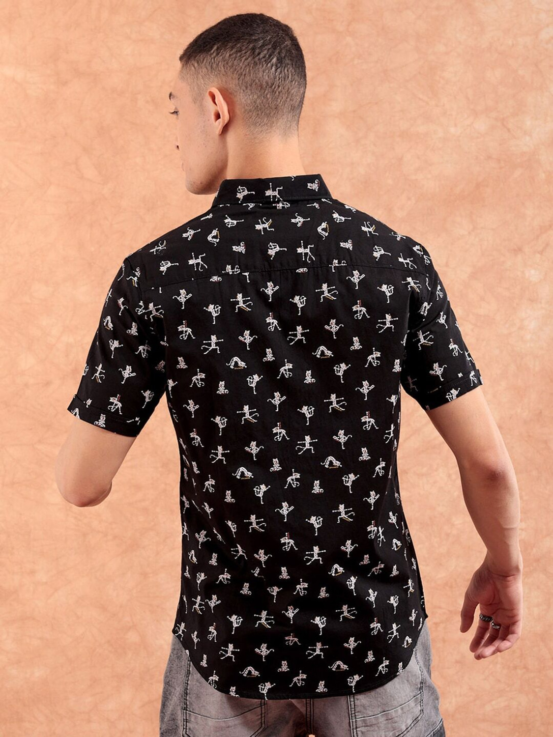 Image of The Indian Garage Co. Men Animal Print Casual Black Shirt