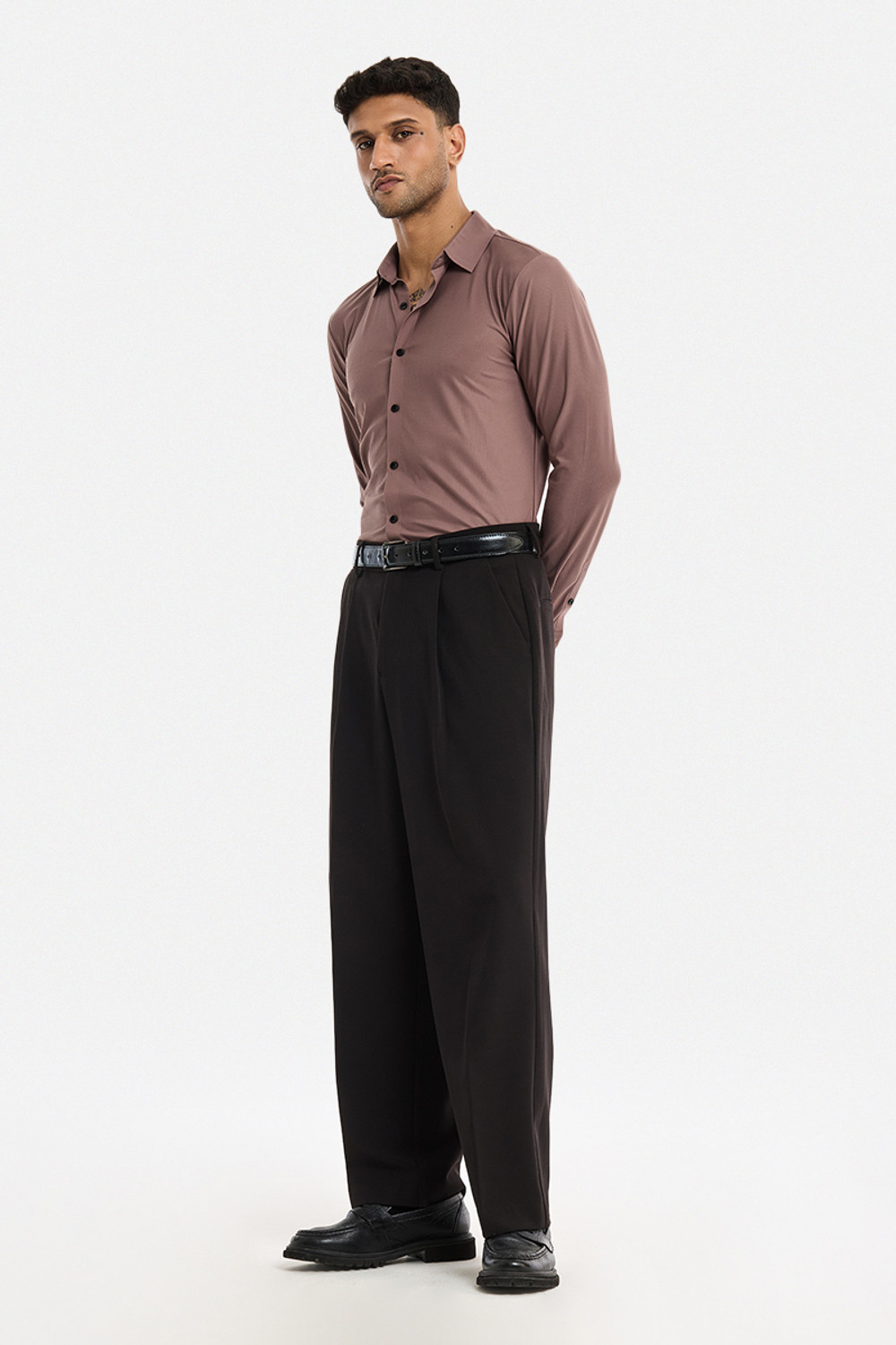 Image of Snitch Men Slim Fit Solid Spread Collar Casual Shirt