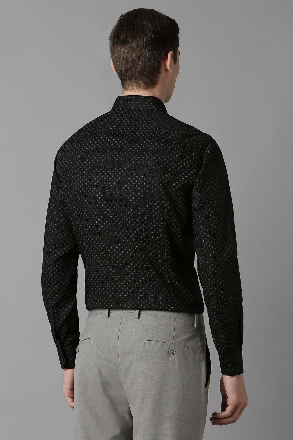 Image of LOUIS PHILIPPE Men Solid Formal Black Shirt