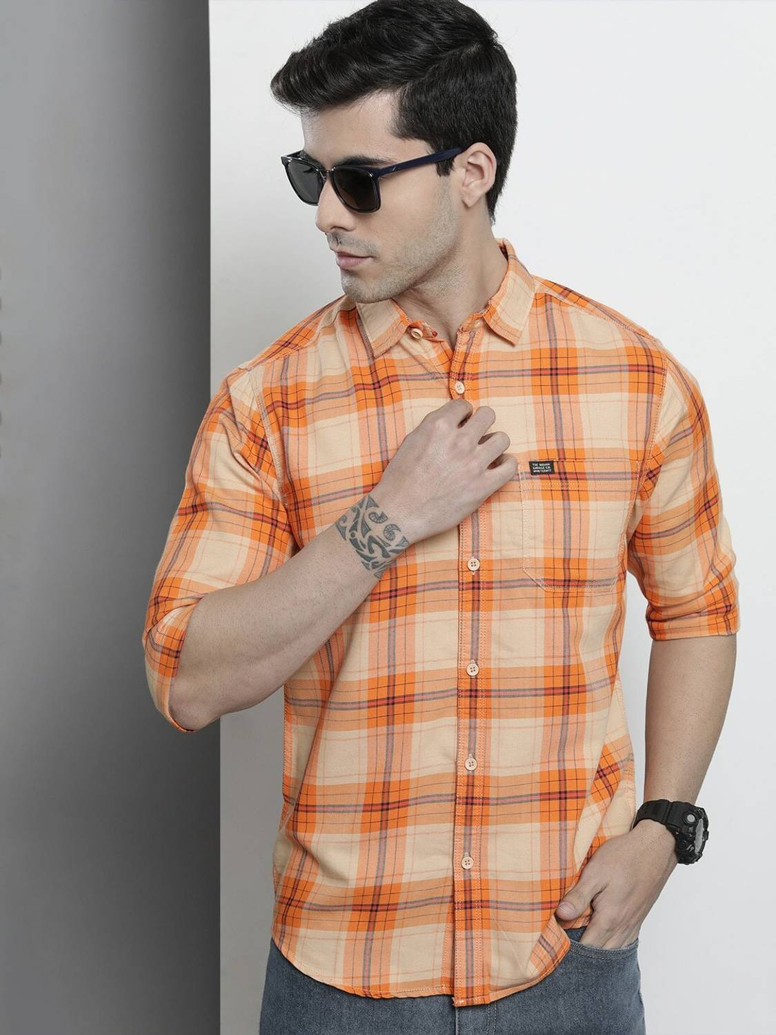 The Indian Garage Co. Men Slim Fit Checkered Spread Collar Casual