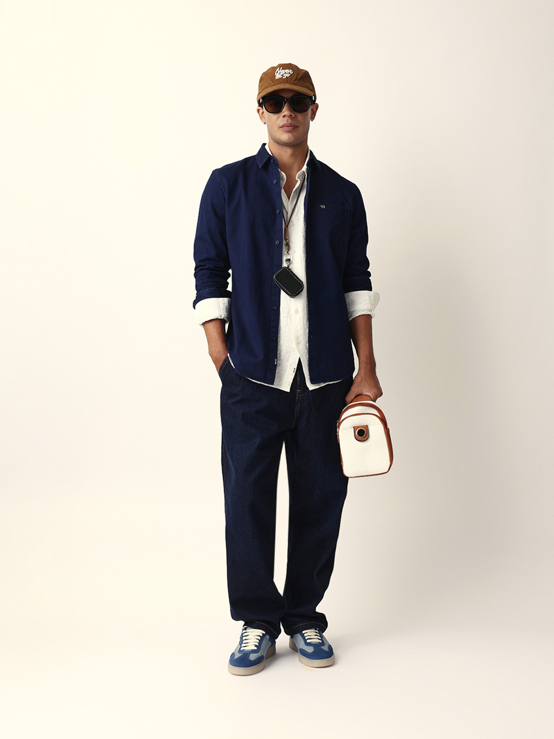 Image of THE BEAR HOUSE Men Solid Casual Blue Shirt