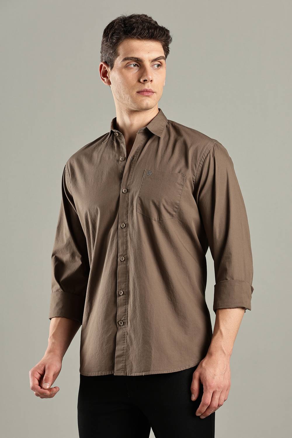 BLUE SQUAD Men Slim Fit Solid Spread Collar Casual Shirt