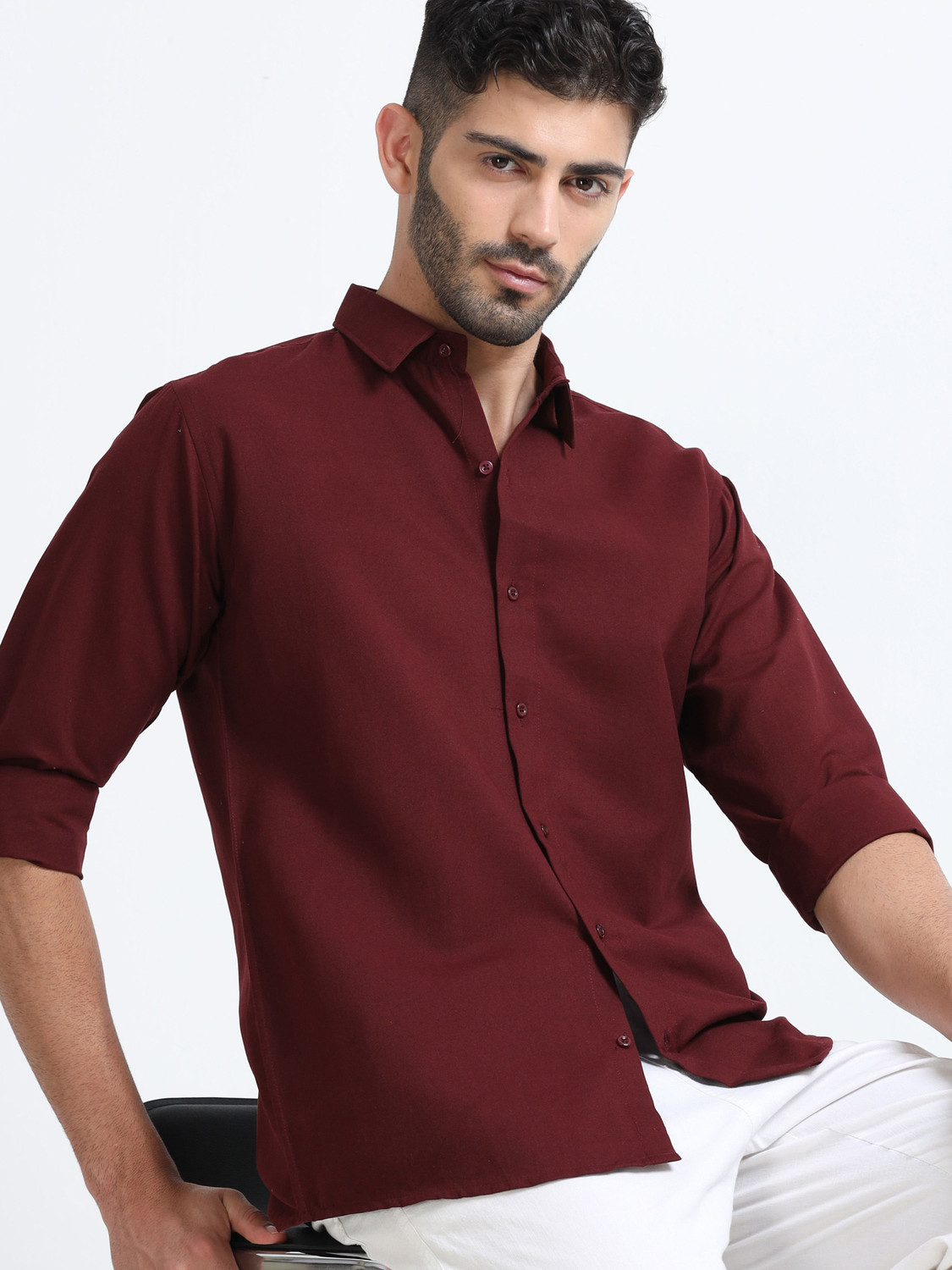 Image of WHISQ Men Solid Casual Maroon Shirt