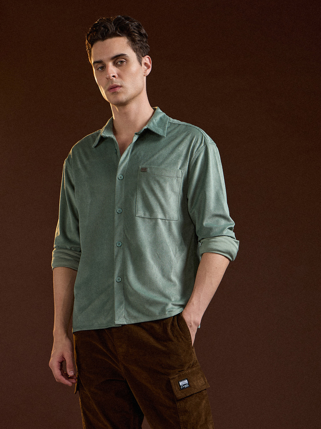 Image of THE BEAR HOUSE Men Relaxed Fit Solid Spread Collar Casual Shirt