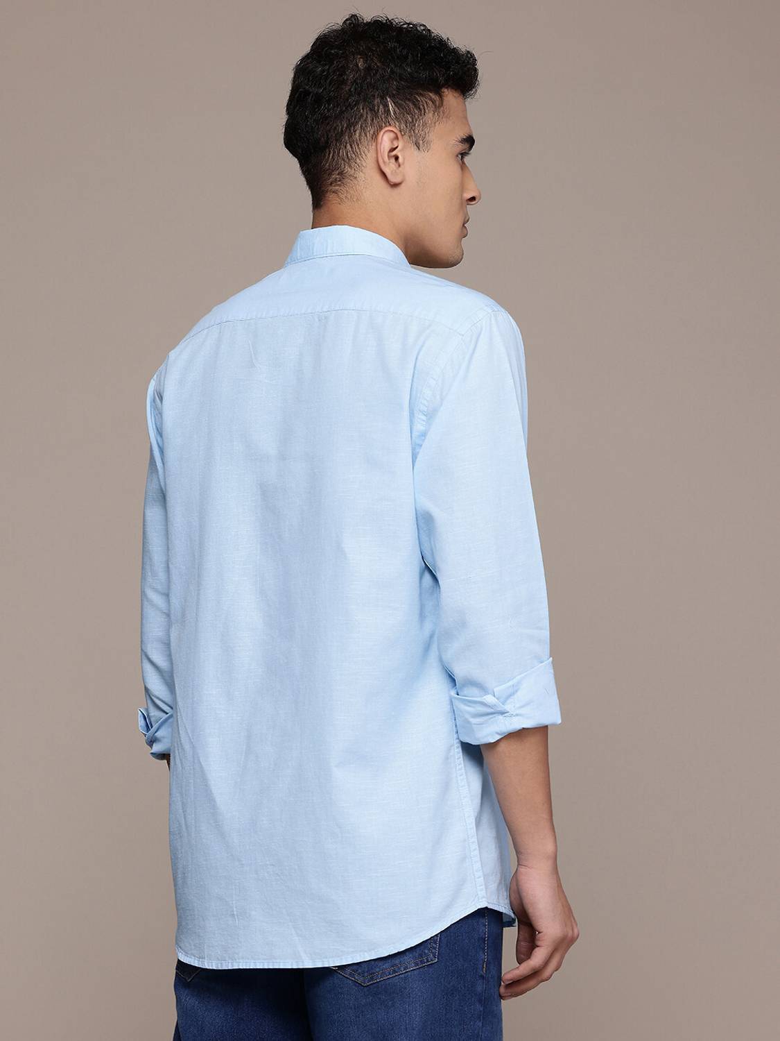 BLUE Men Solid Casual Blue Shirt - Image 2