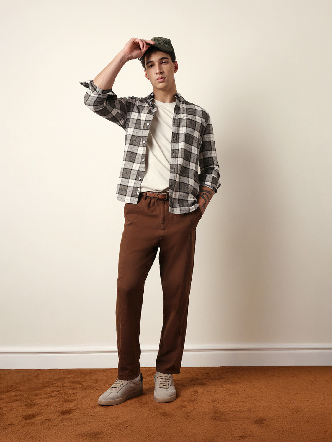 Image of THE BEAR HOUSE Men Checkered Casual Grey Shirt