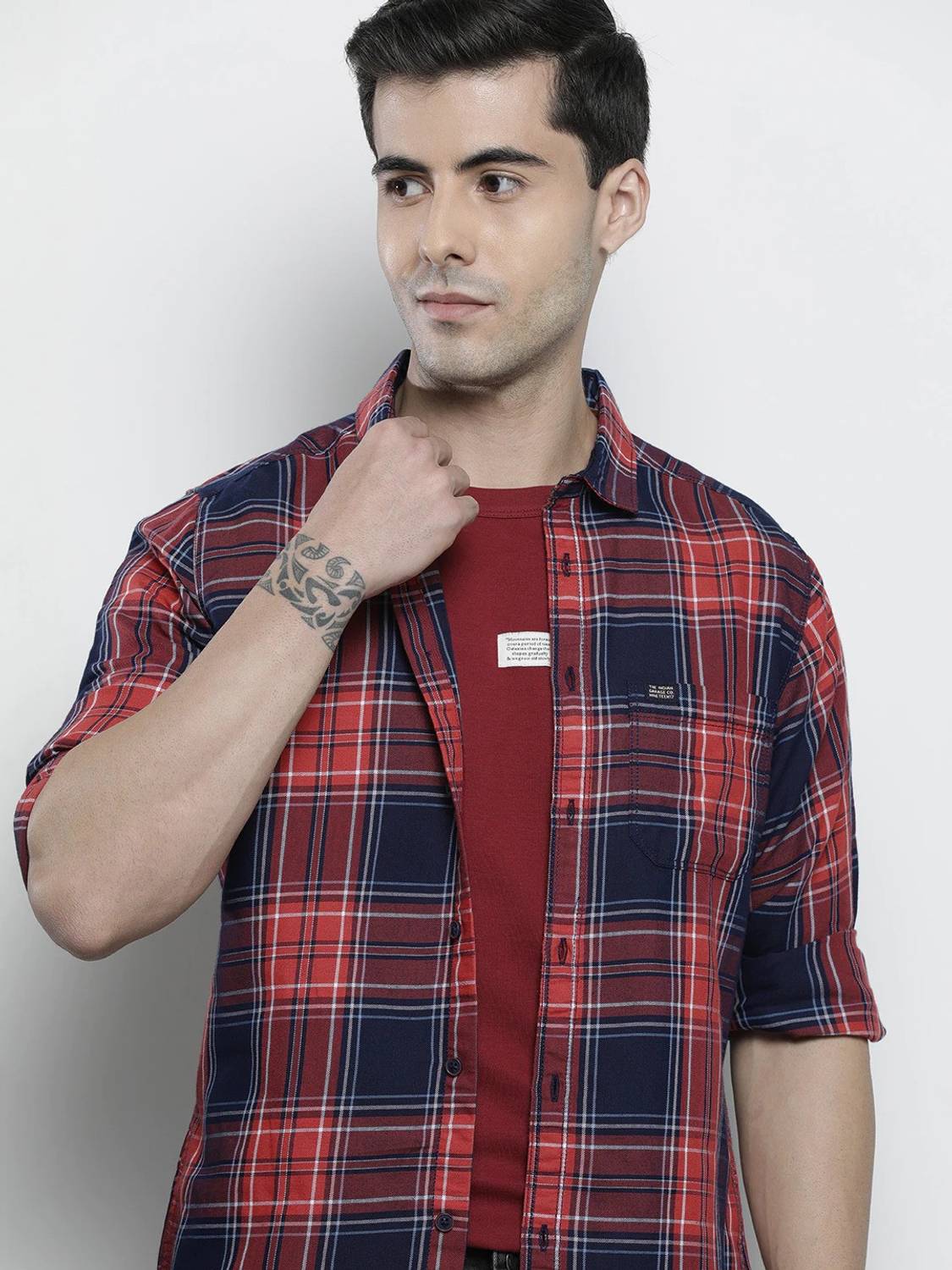 The Indian Garage Co. Men Slim Fit Checkered Spread Collar Casual