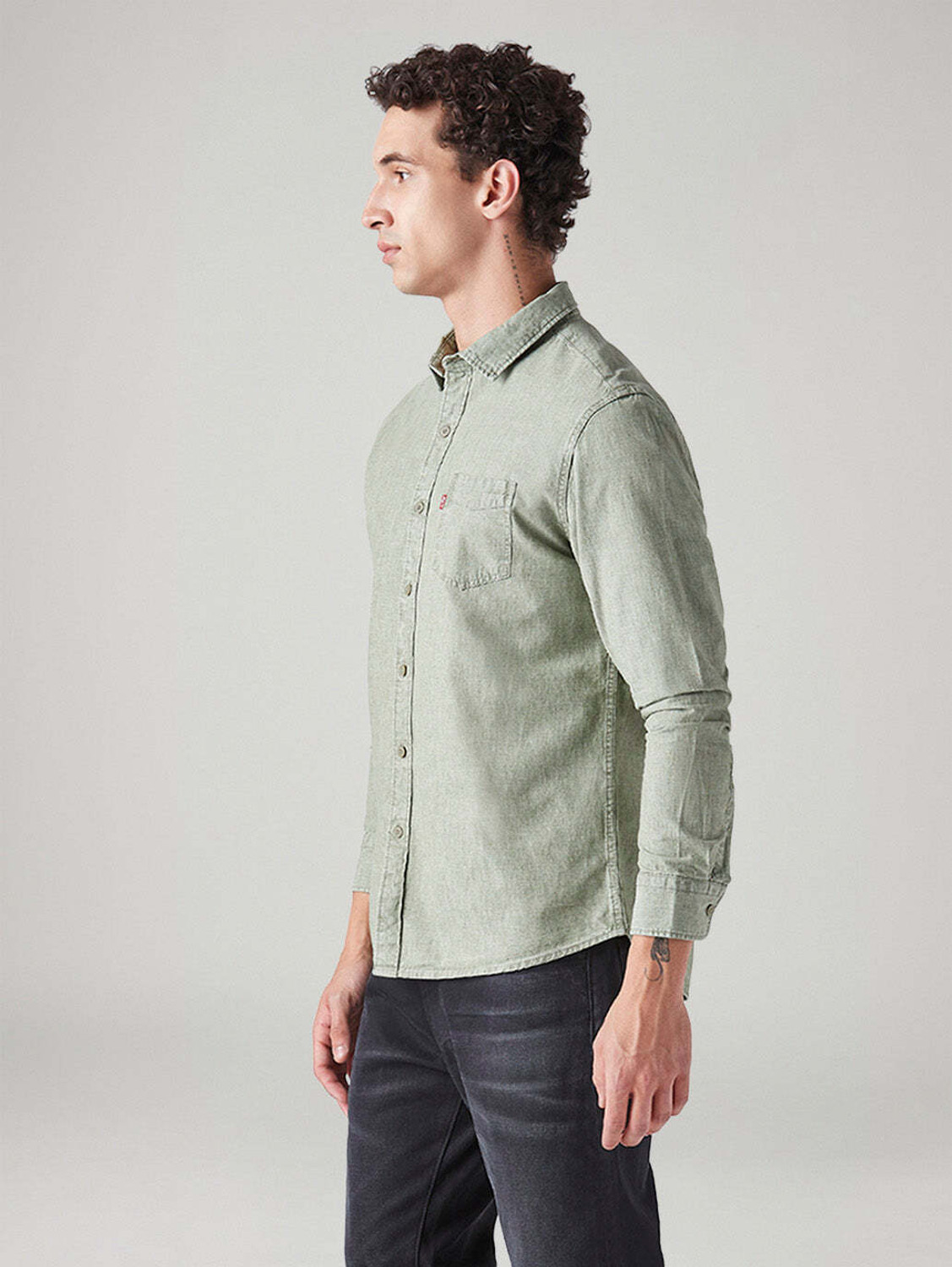 Image of LEVI'S Men Solid Casual Green Shirt