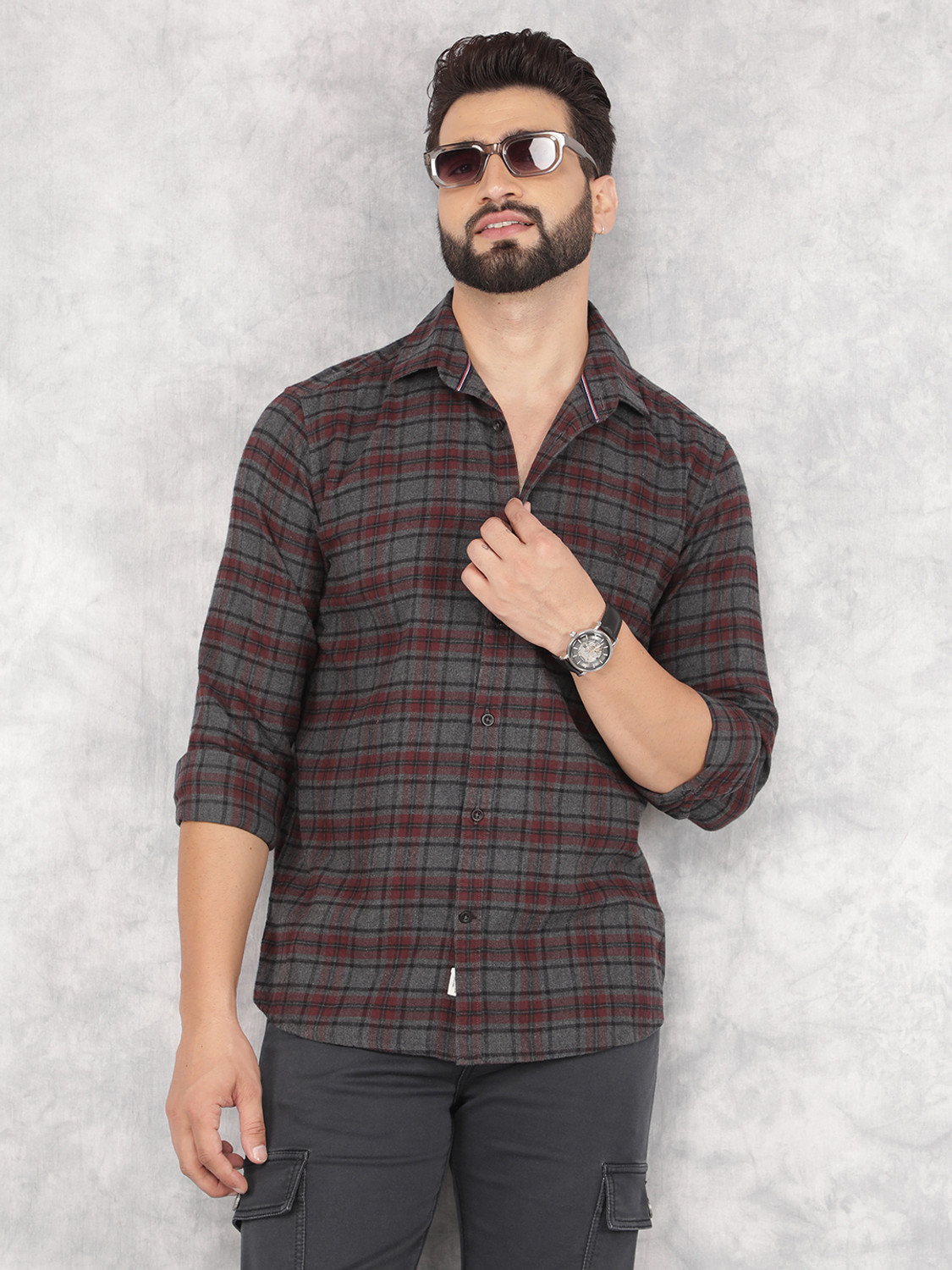 Image of CRIMSOUNE CLUB Men Checkered Casual Red Shirt