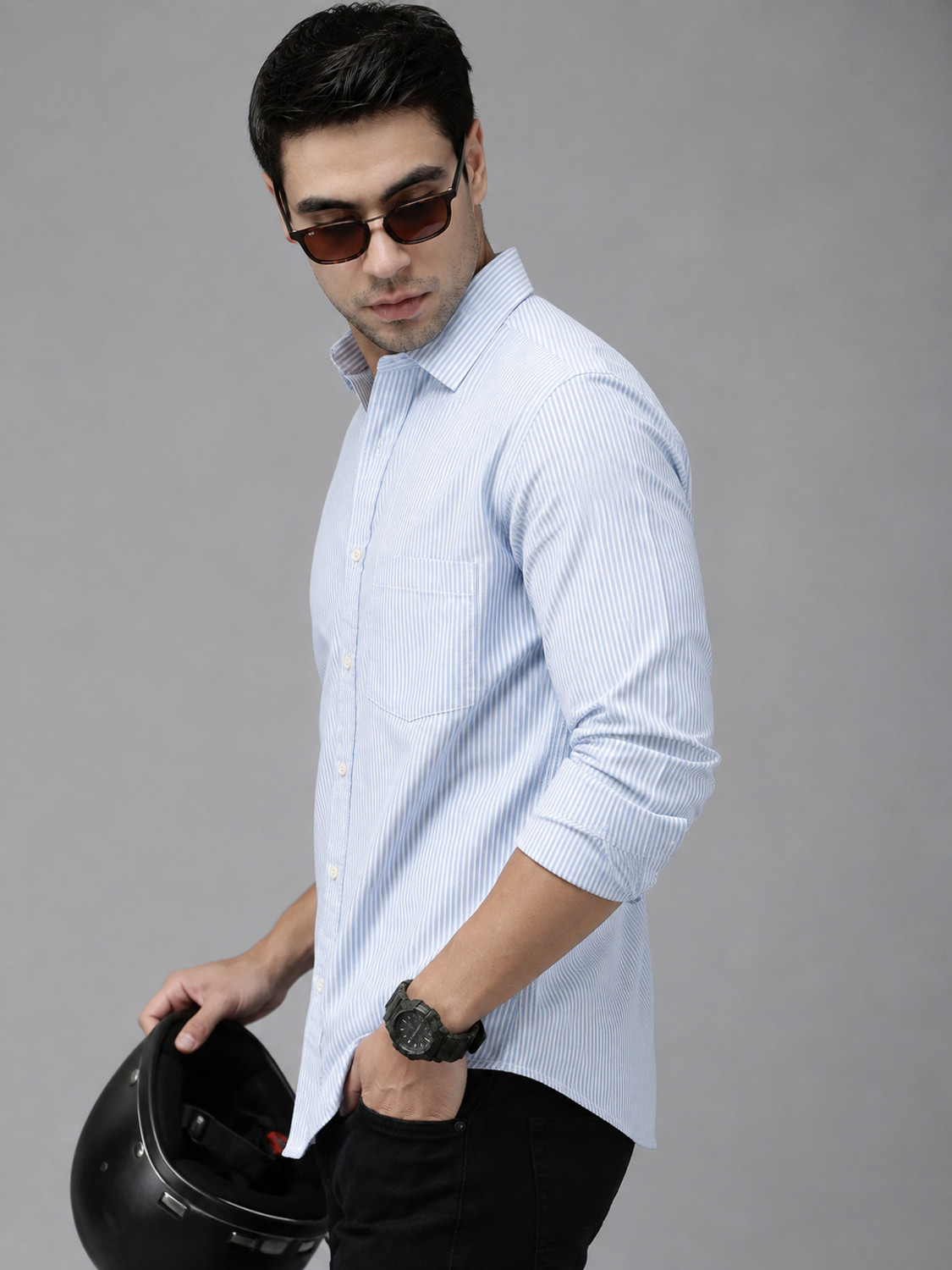 Image of Roadster Men Regular Fit Striped Spread Collar Casual Shirt