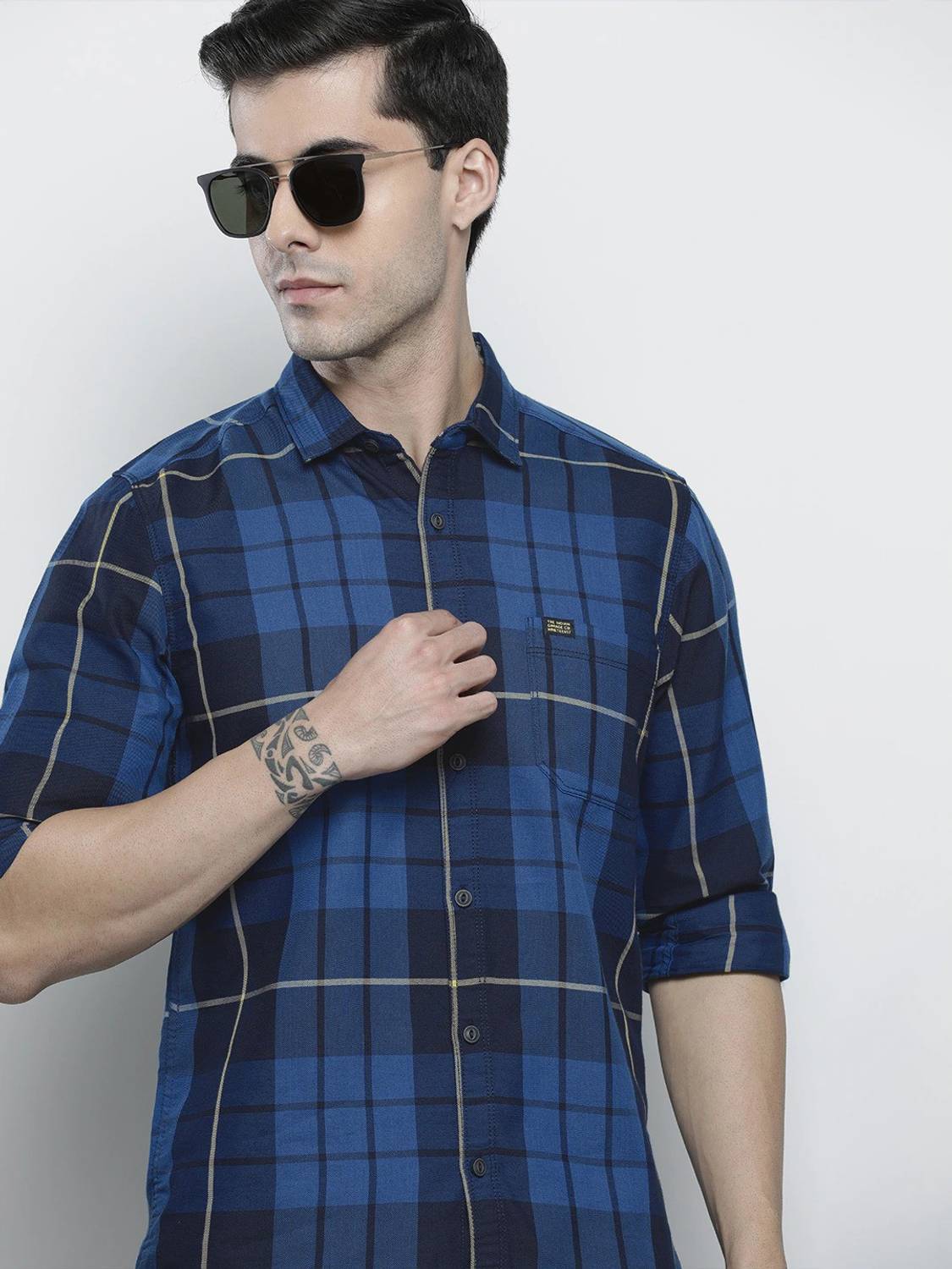The Indian Garage Co. Men Slim Fit Checkered Spread Collar Casual