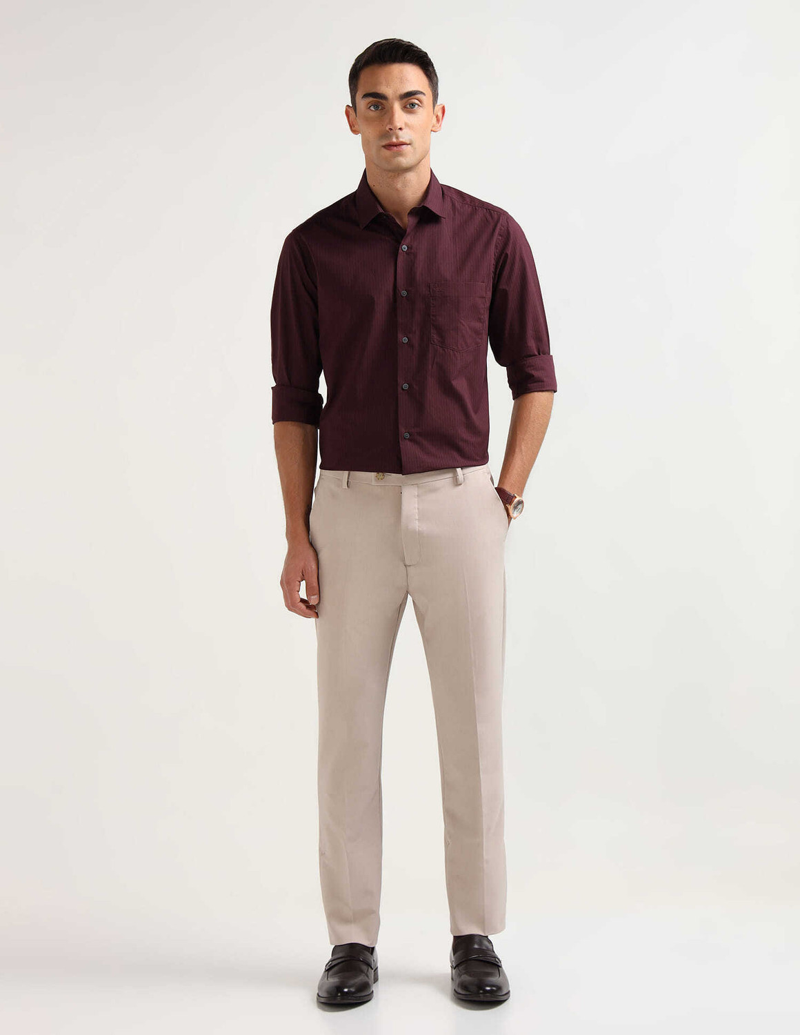 Image of ARROW Men Slim Fit Solid Spread Collar Formal Shirt