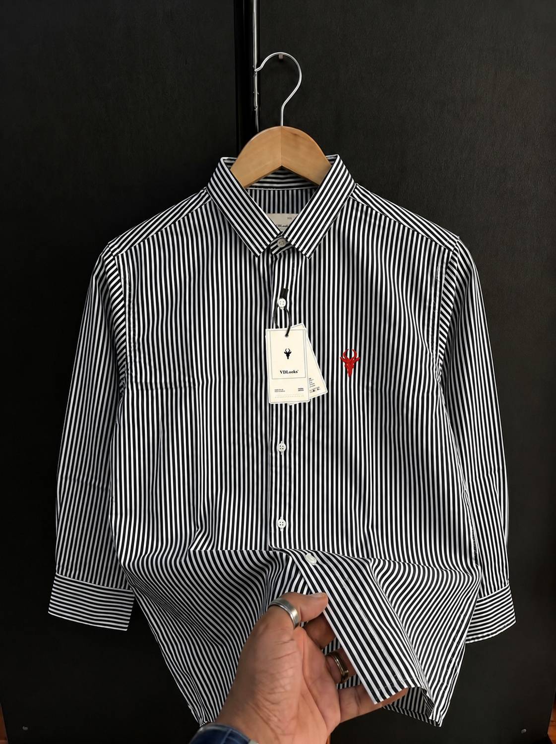 vdlooks Men Striped Casual Black Shirt - Image 1
