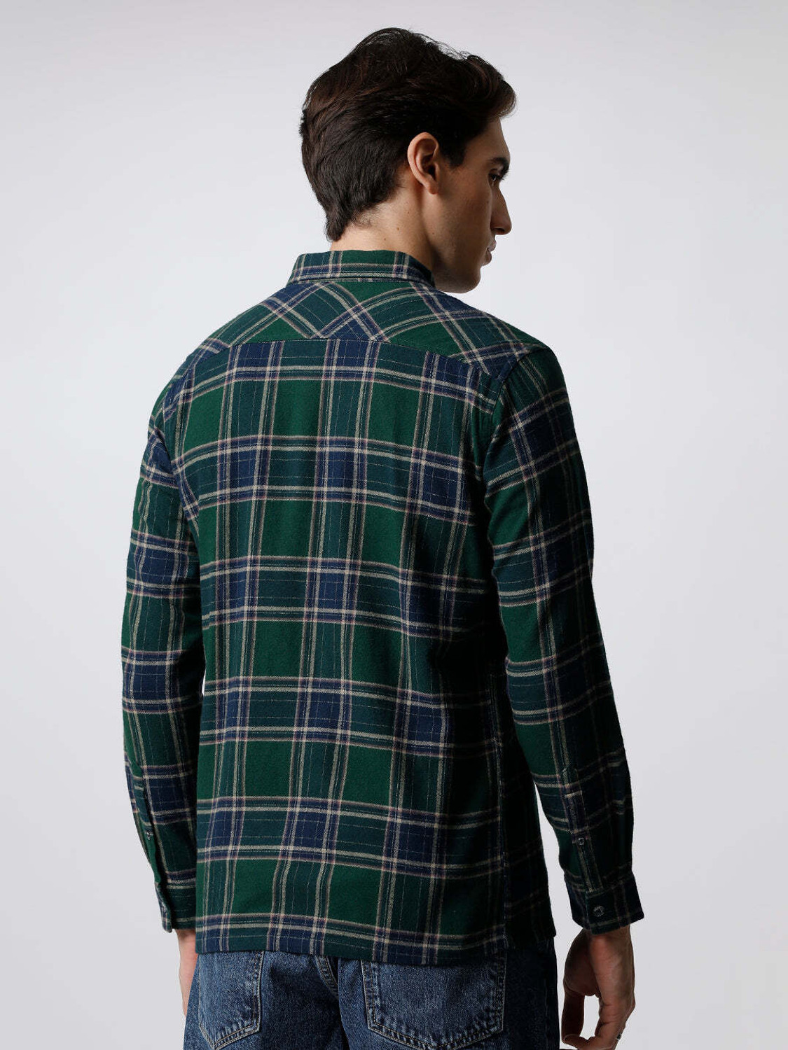 Image of THE BEAR HOUSE Men Slim Fit Checkered Spread Collar Casual Shirt