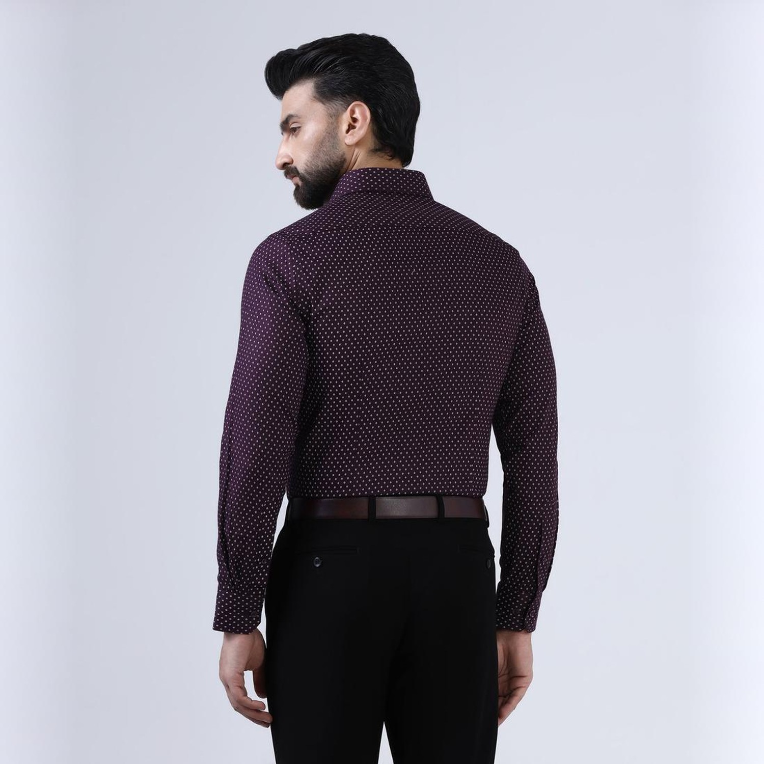 Image of Blackberrys Men Slim Fit Solid Cut Away Collar Formal Shirt