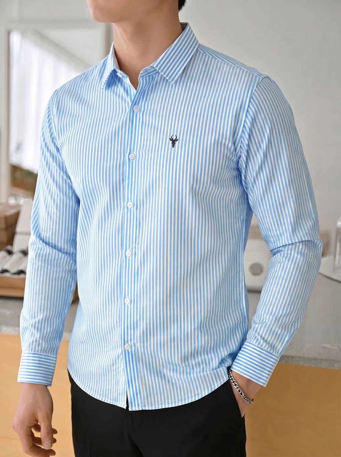 vdlooks Men Striped Casual Blue Shirt - Image 1