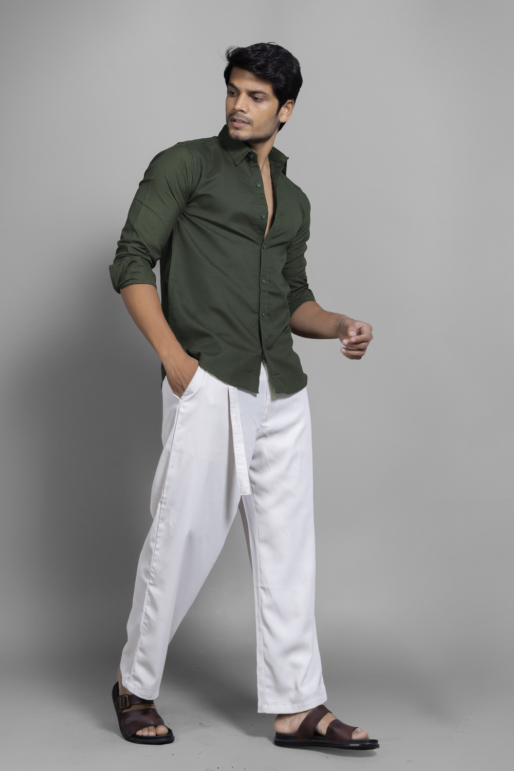 Image of METRONAUT Men Solid Casual Green Shirt