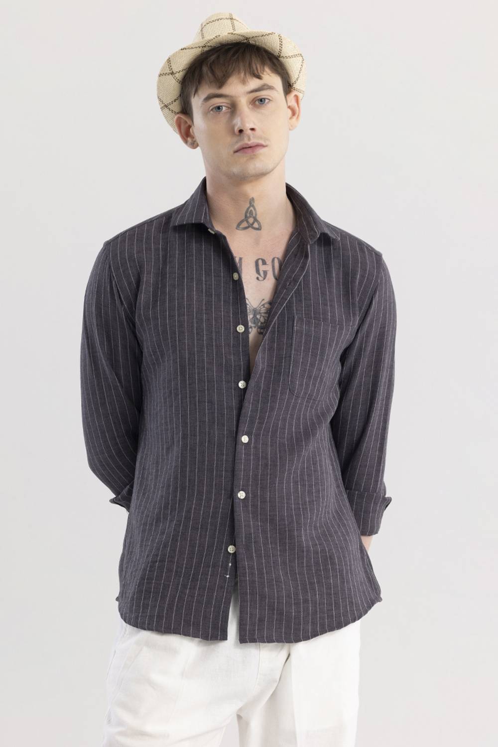 Snitch Men Slim Fit Striped Spread Collar Casual Shirt