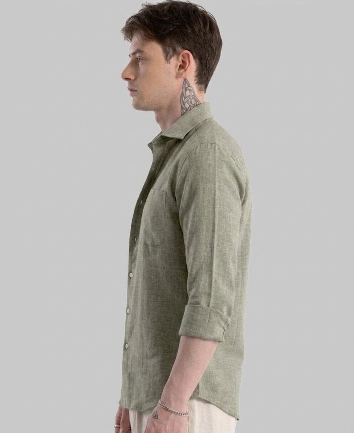 Image of HELIXATTIRE Men Regular Fit Solid Spread Collar Casual Shirt