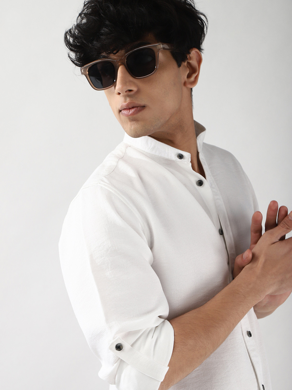 Image of Urbano Fashion Men Solid Casual White Shirt