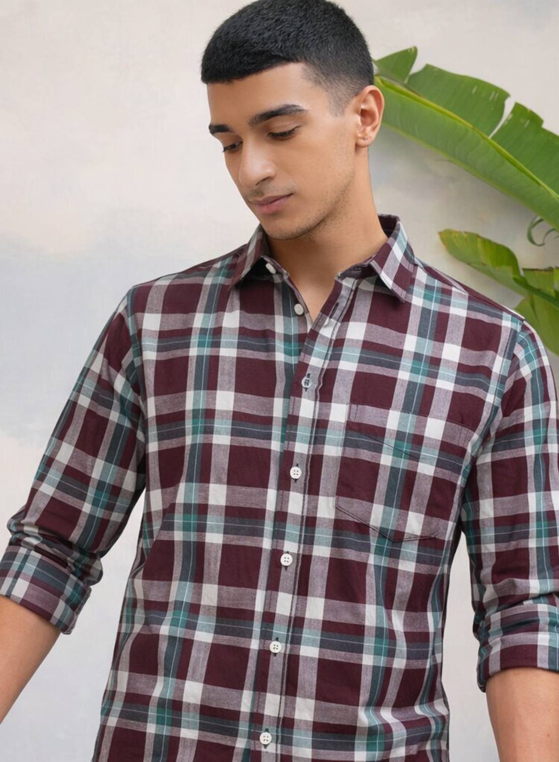 Roadster Men Regular Fit Checkered Spread Collar Casual Shirt