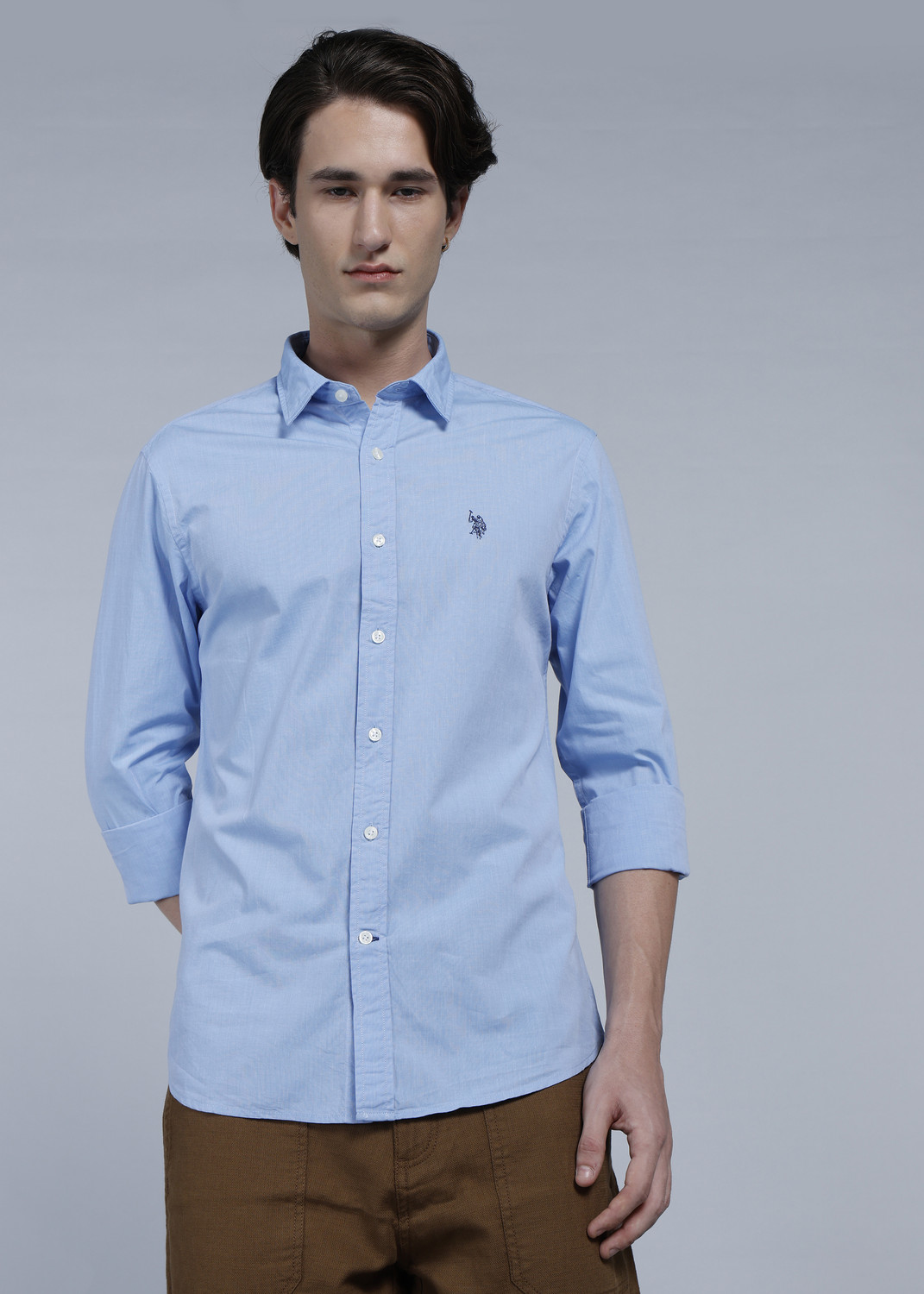 Image of U.S. POLO ASSN. Men Tailored Fit Solid Spread Collar Casual Shirt