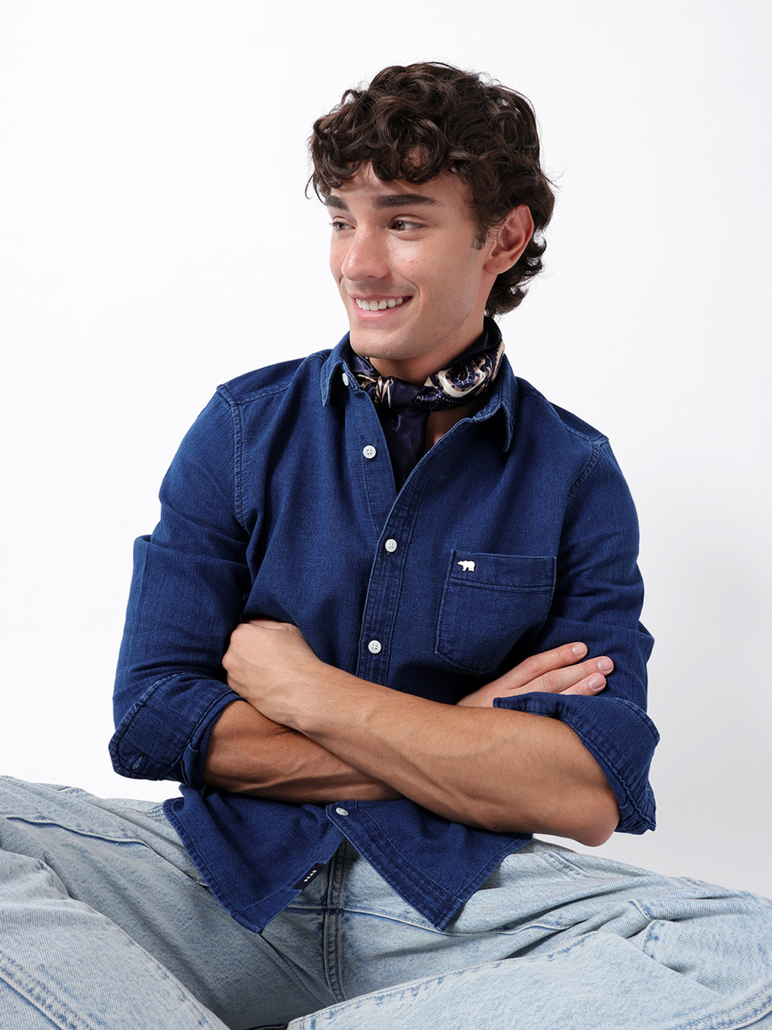 Image of THE BEAR HOUSE Men Solid Casual Blue Shirt