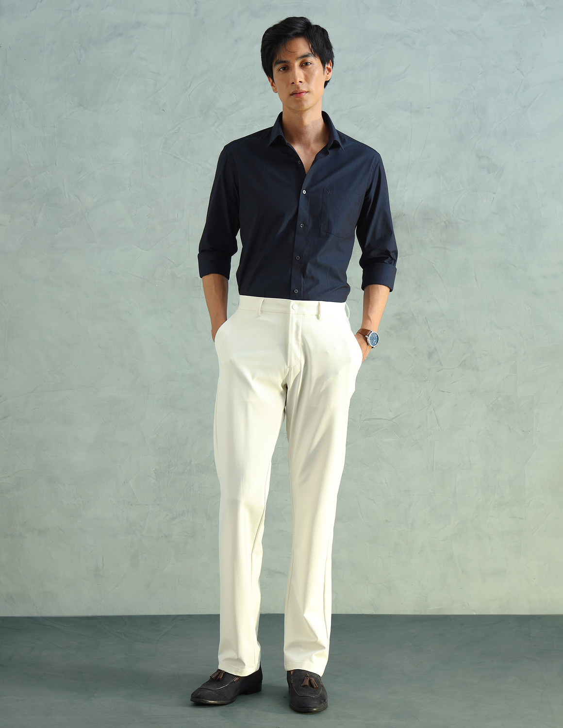 Image of ARROW Men Slim Fit Solid Spread Collar Formal Shirt