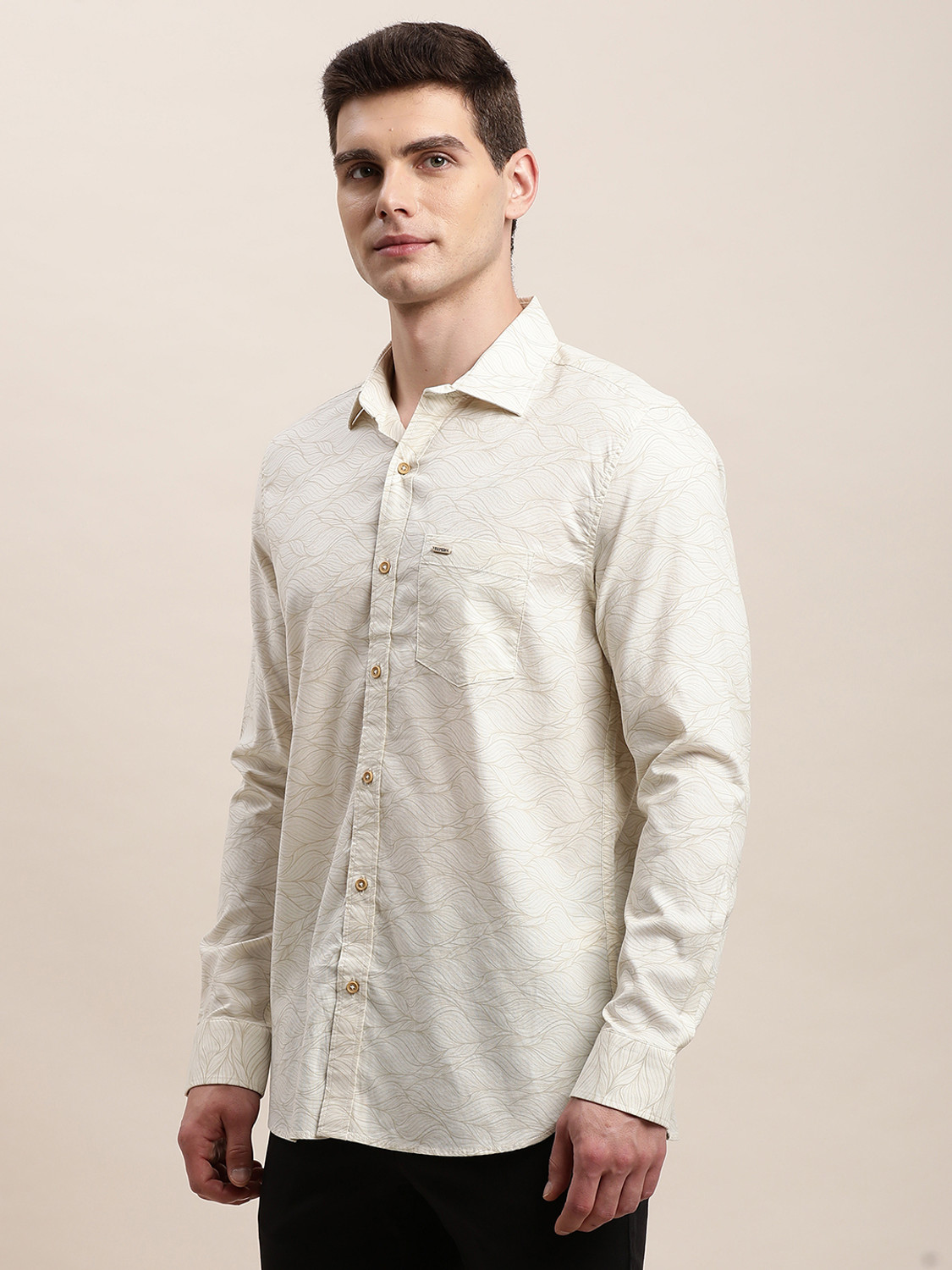 Image of TURTLE Men Slim Fit Printed Spread Collar Casual Shirt