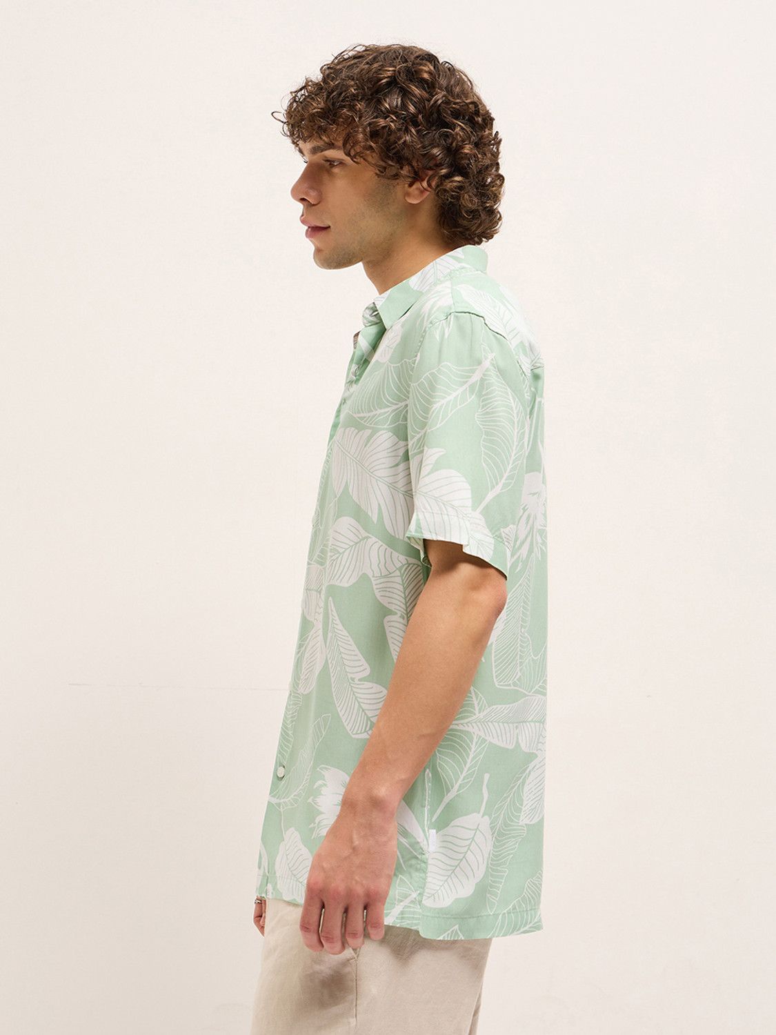 Image of THE BEAR HOUSE Men Printed Casual Green Shirt