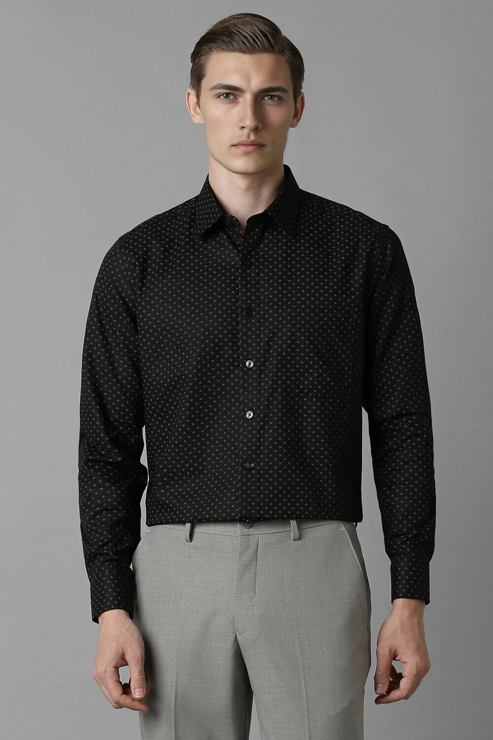 Image of LOUIS PHILIPPE Men Solid Formal Black Shirt