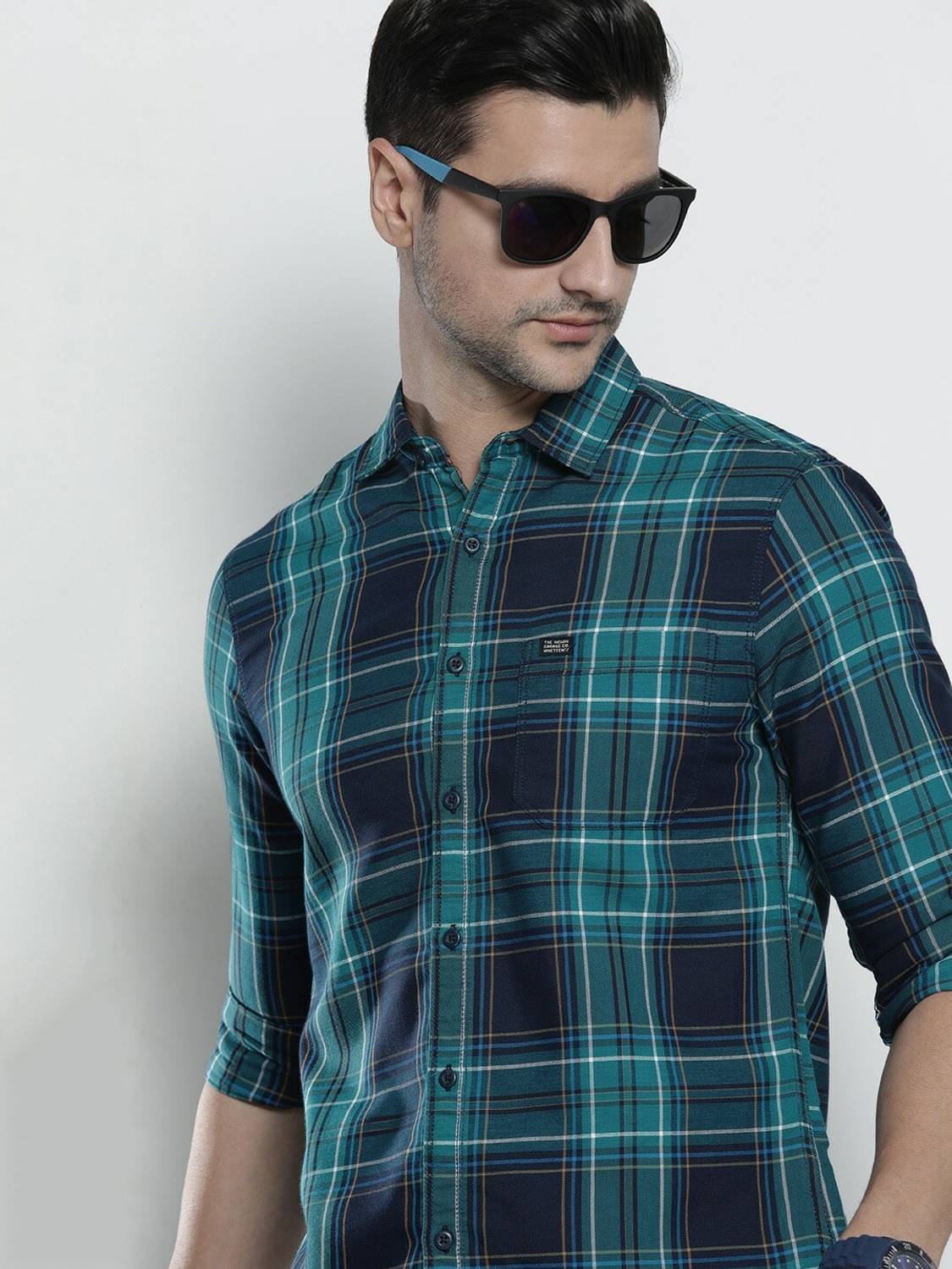 The Indian Garage Co. Men Slim Fit Checkered Spread Collar Casual