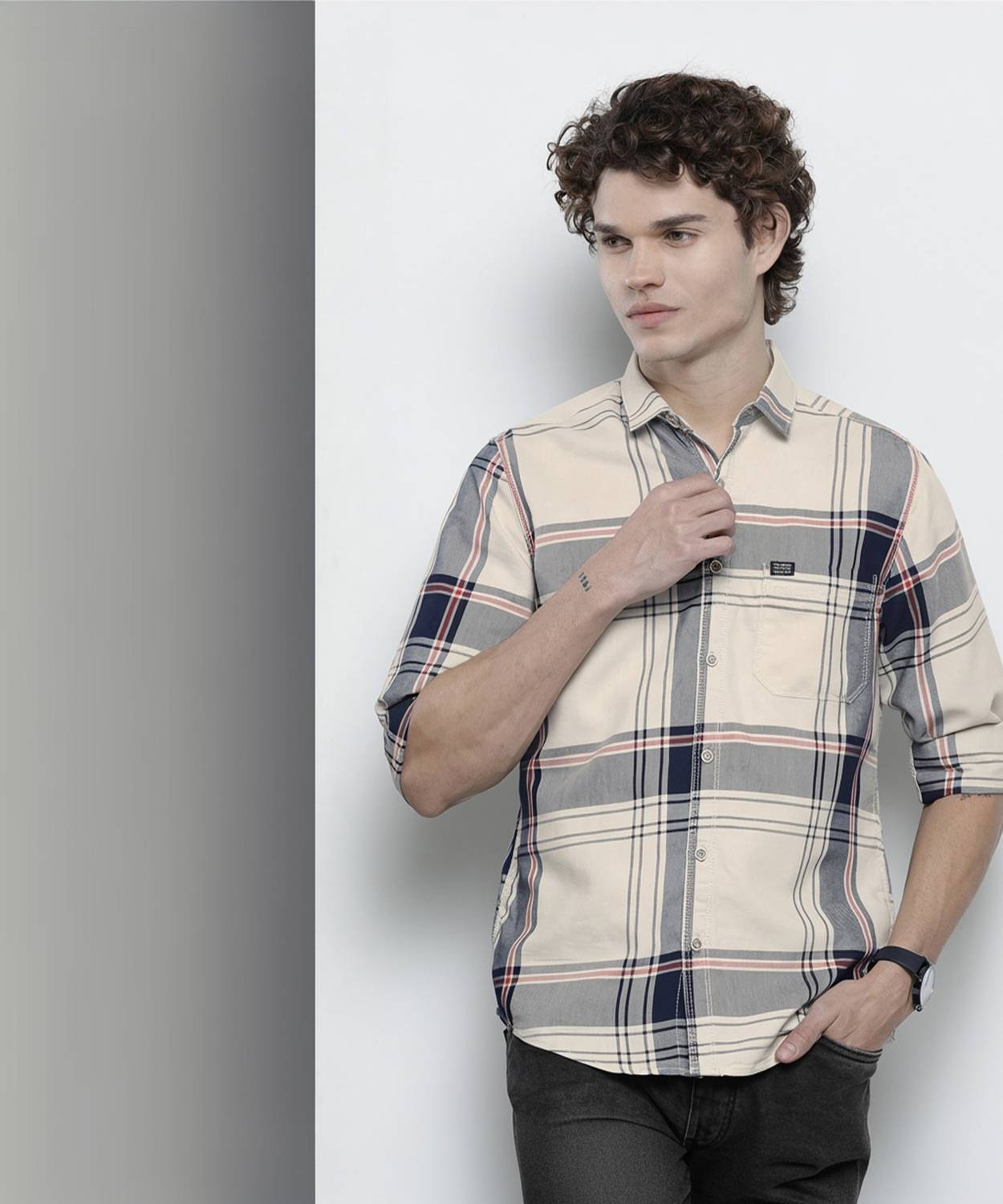 The Indian Garage Co. Men Slim Fit Checkered Spread Collar Casual