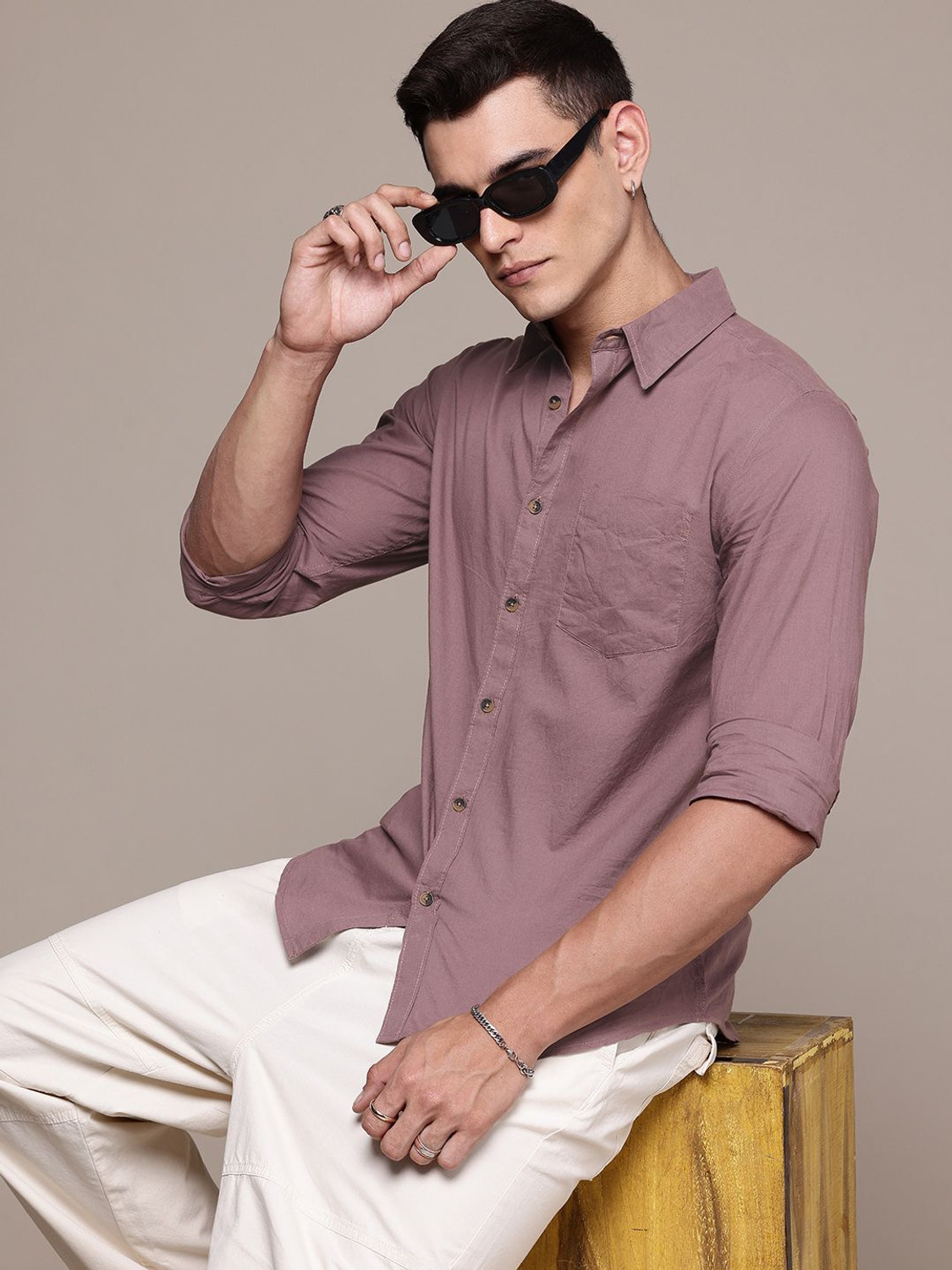 Image of Roadster Men Solid Casual Purple Shirt