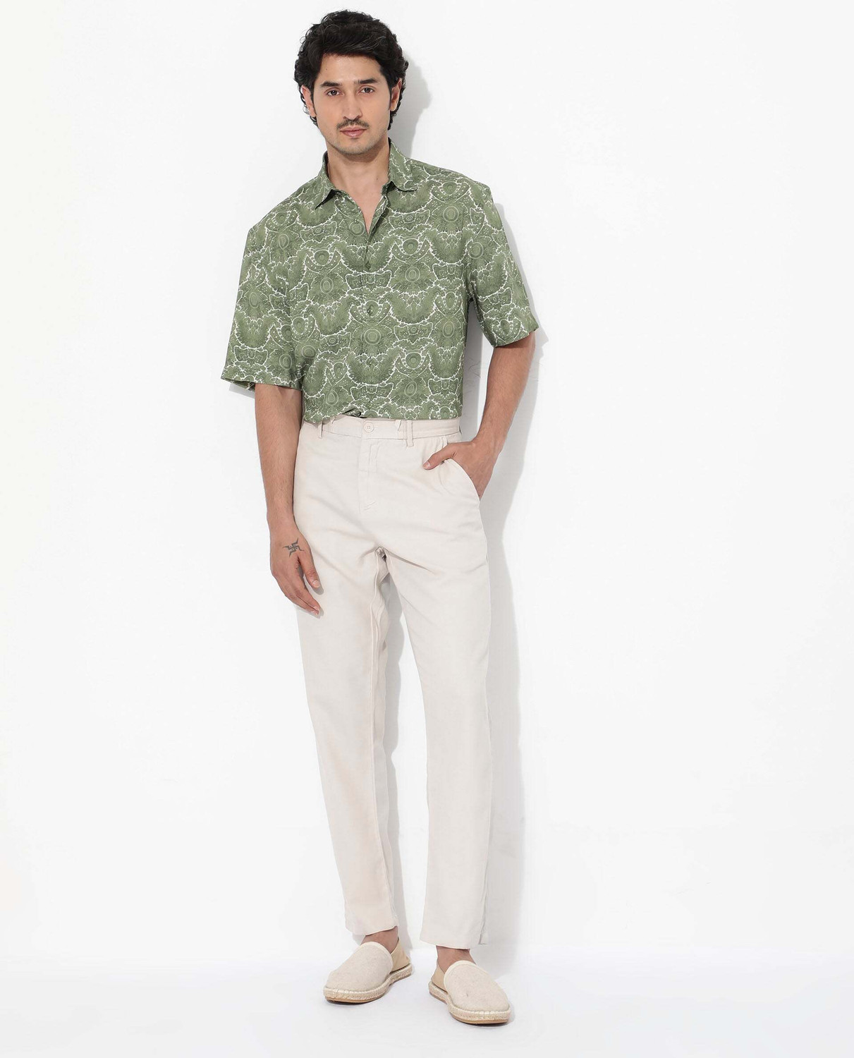 Image of RARE RABBIT Men Printed Casual Green Shirt