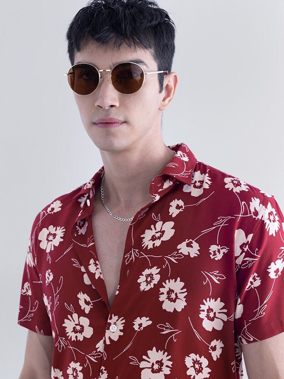 Image of Snitch Men Floral Print Casual White, Maroon Shirt