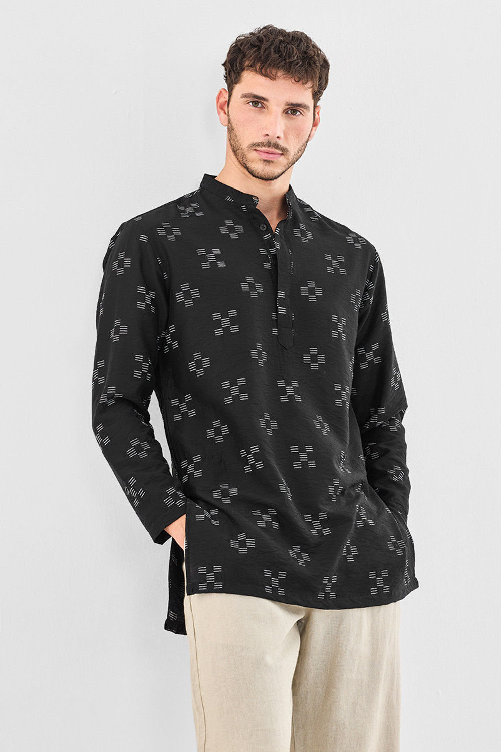 Image of Snitch Men Geometric Print Straight Kurta