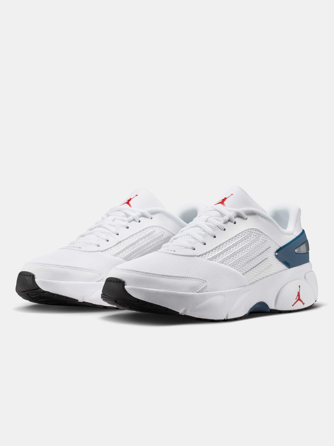 Image of NIKE Jordan Trunner Flow Sneakers For Men (White, 10)