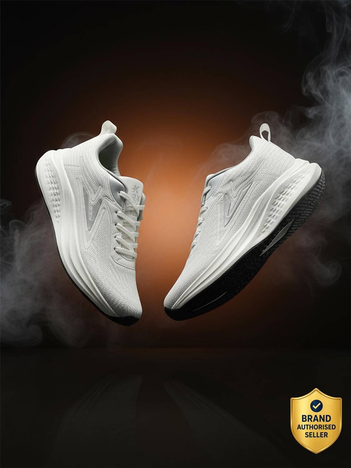 HRX by Hrithik Roshan RC-110X_9 Outdoors Men White - Image 1