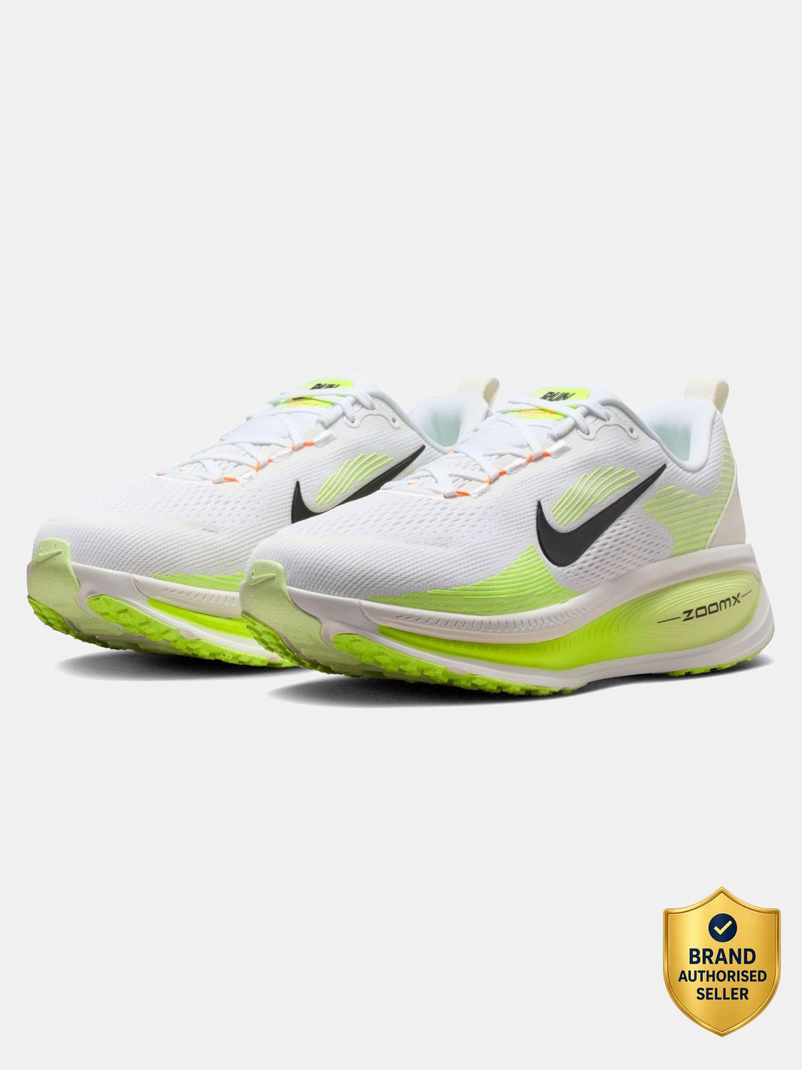 Image of NIKE VOMERO 18 WIDE Running Shoes For Men