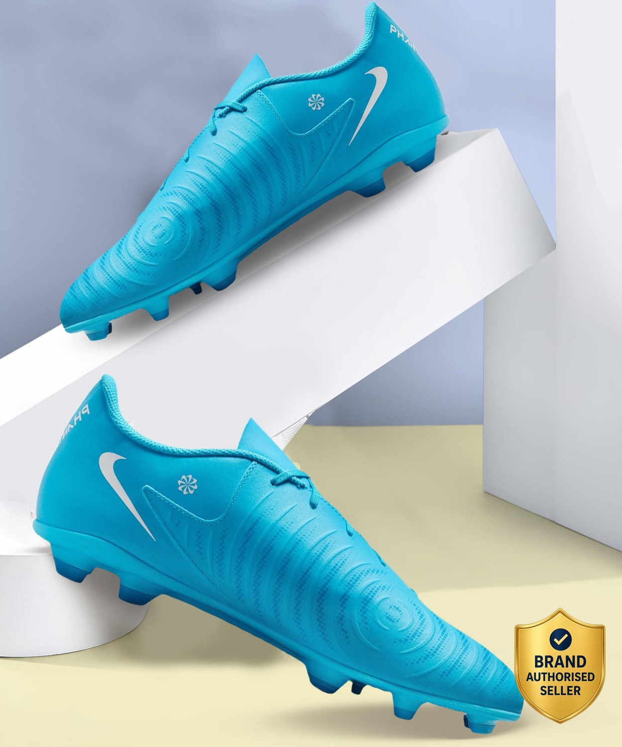 Image of NIKE PHANTOM GX II CLUB FG /MG Football Shoes For Men