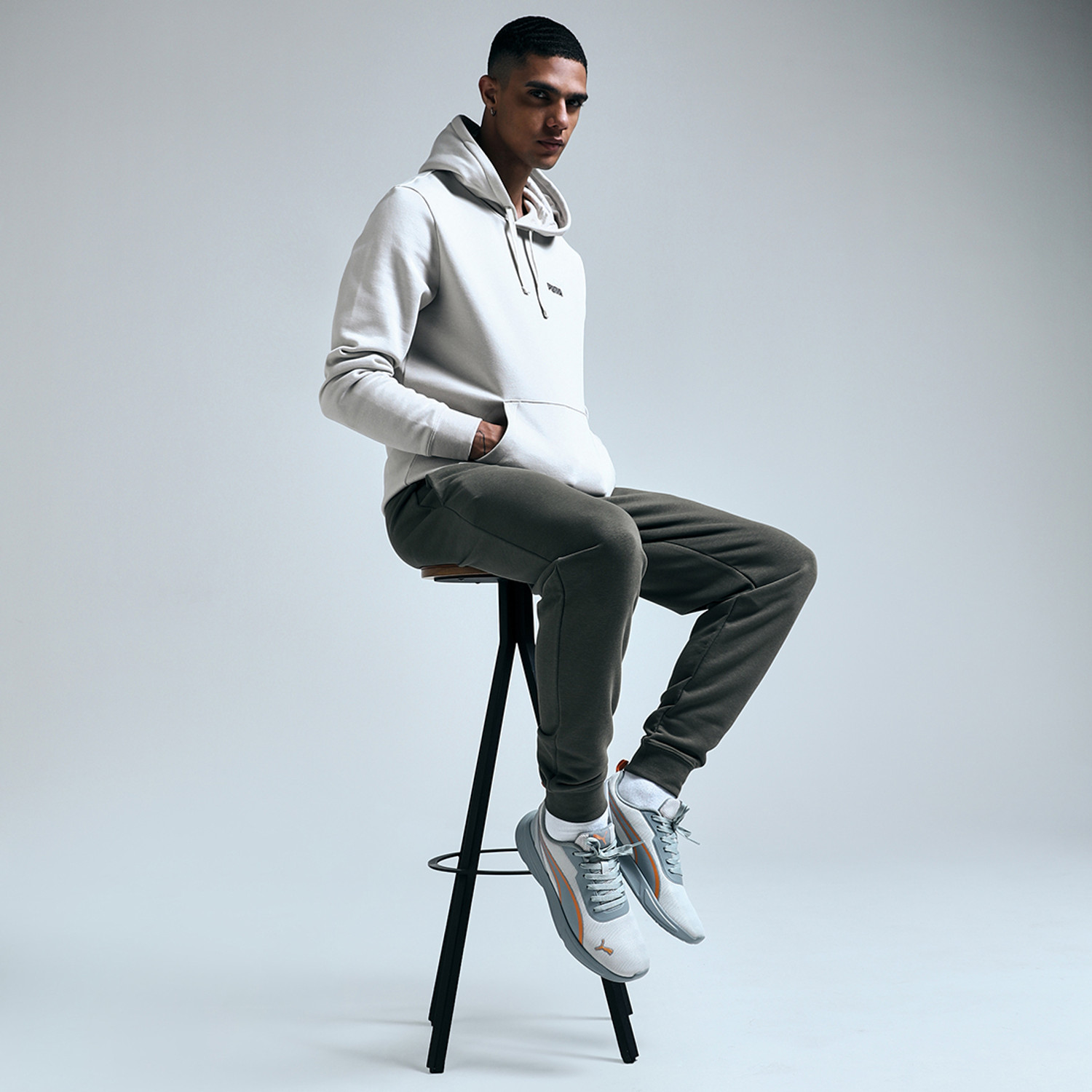 Image of PUMA Alfarun Hyperwave V1 Sneakers For Men