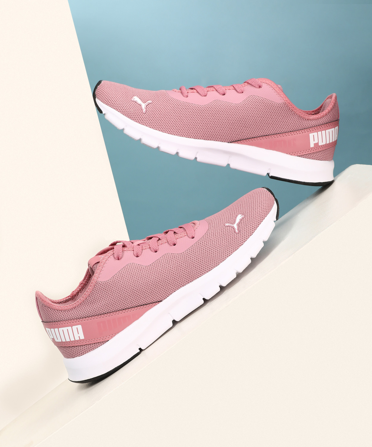 Image of PUMA Hustle V2s Sneakers For Women