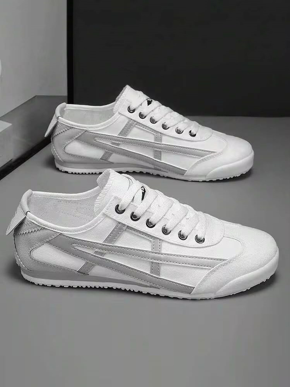 Image of Layasa Unique Color Sneaker Sneakers For Men