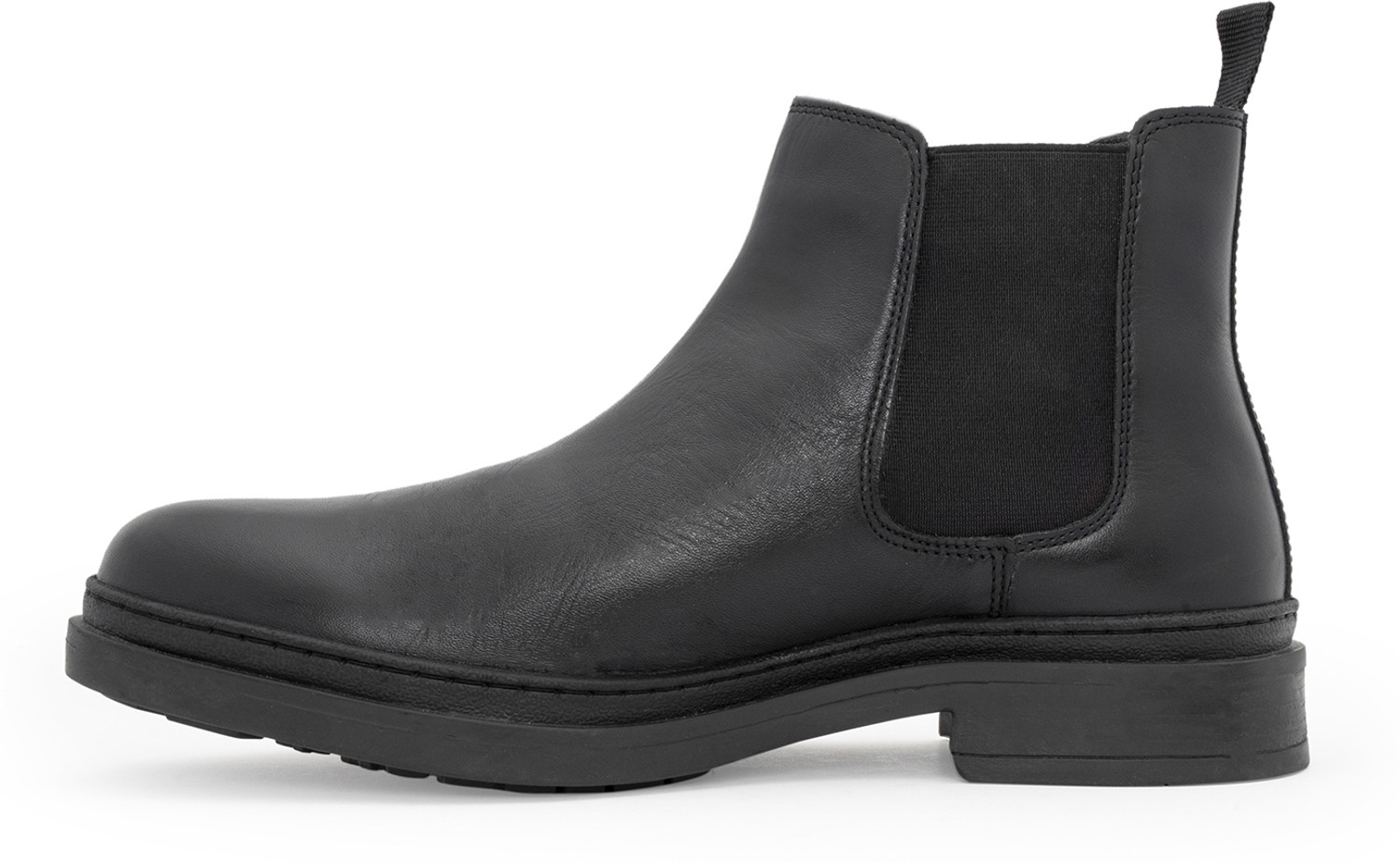Image of RED TAPE Chelsea Boots for Men in Black | Chelsea Boots Boots For Men